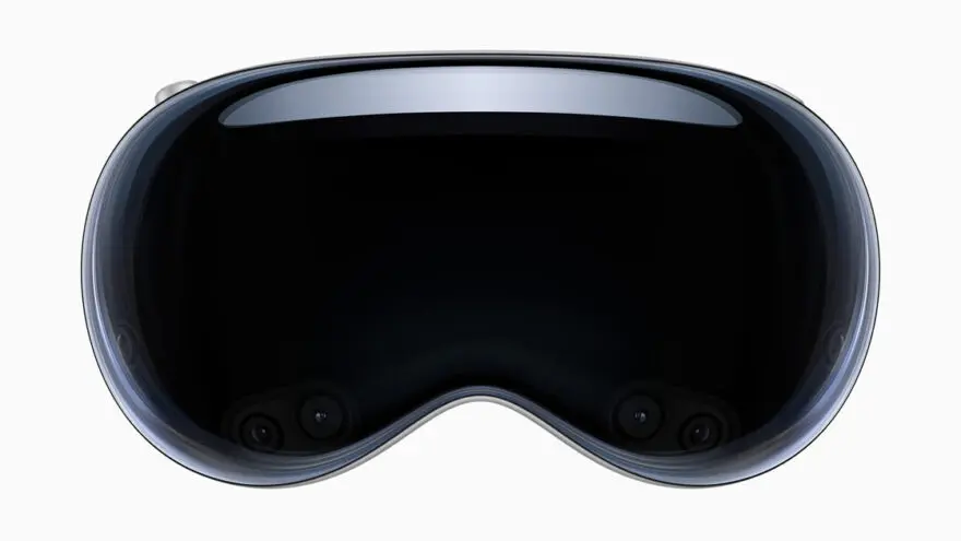 Apple Vision Pro headset used to judge high-bitrate VR video clarity and offline playback tradeoffs